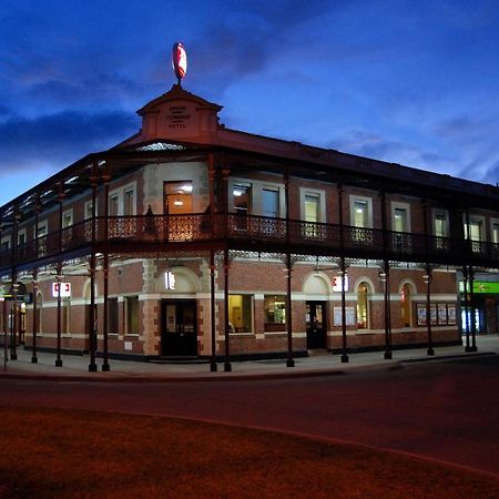 Grand Terminus Hotel Bairnsdale Kültér fotó